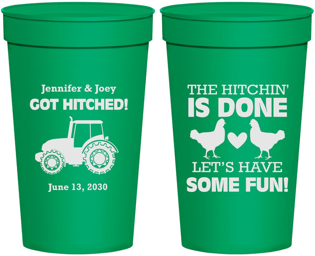 Personalized Wedding 32 oz Stadium Cups - Got Hitched Tractor | 397