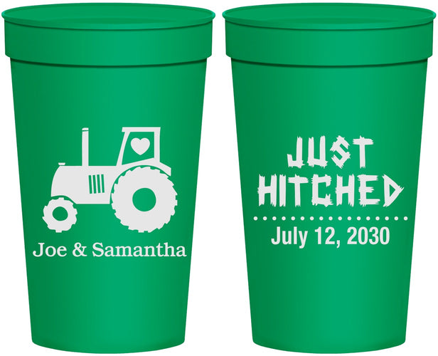 Personalized Wedding 32 oz Stadium Cups - Just Hitched Tractor | 429