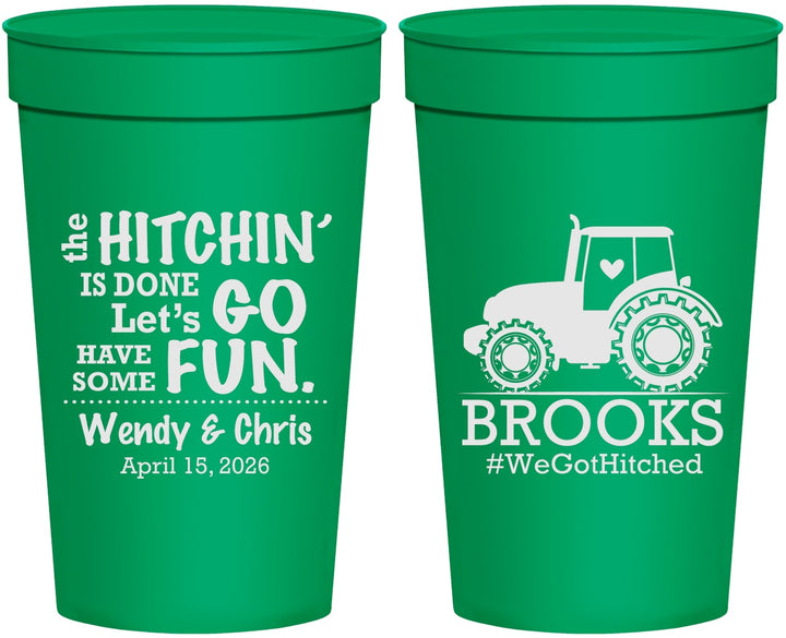 Personalized Wedding 32 oz Stadium Cups - Tractor Hitchin | 448