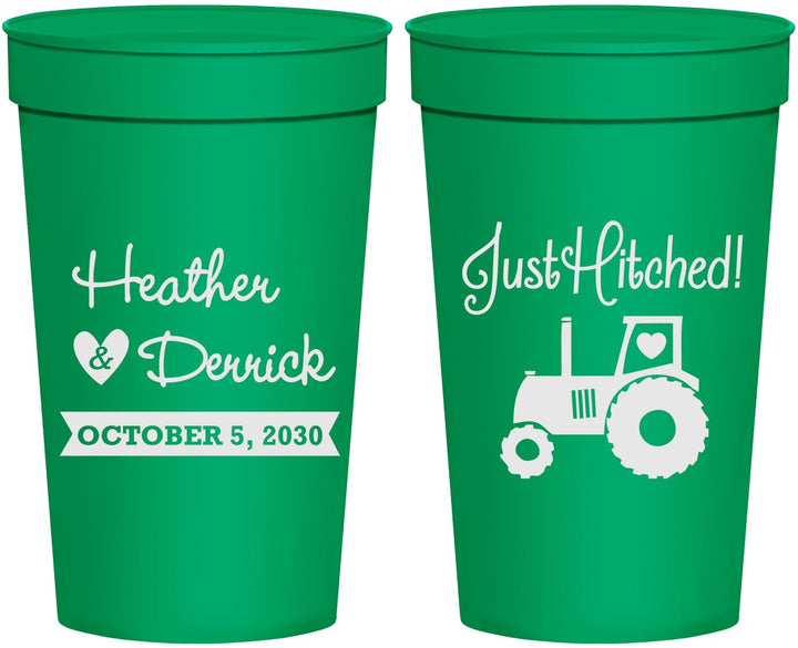 Personalized Wedding 32 oz Stadium Cups - Just Hitched Tractor | 482